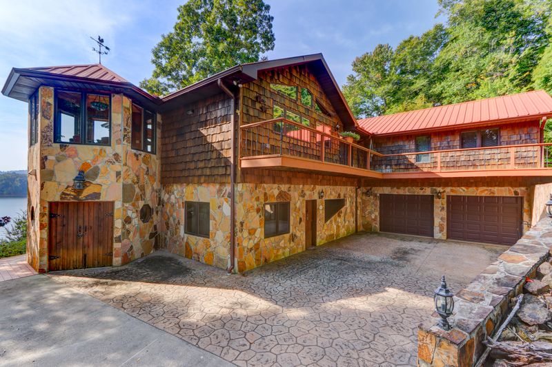 173 Pearl Pt, Sharps Chapel, TN 37866