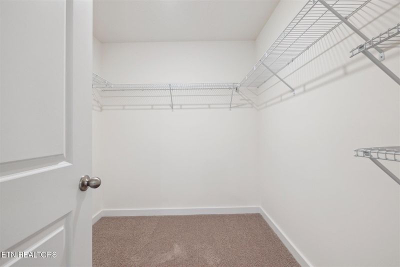 173 S Blissful Meadows Dr, Harriman, TN 37748