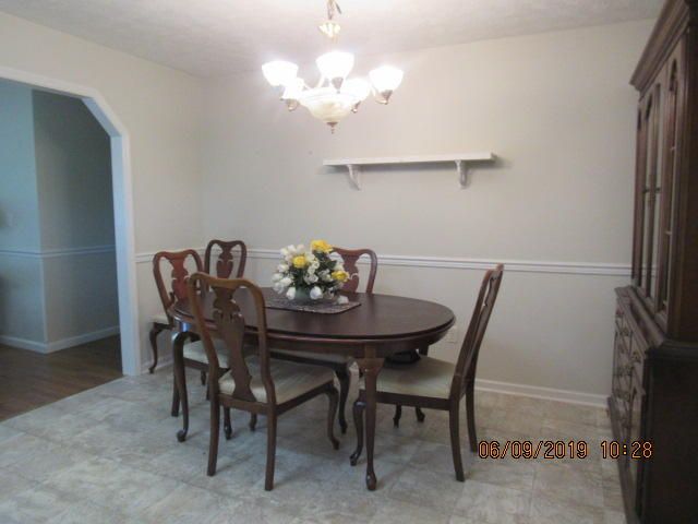 173 S Burress Ln, Jacksboro, TN 37757