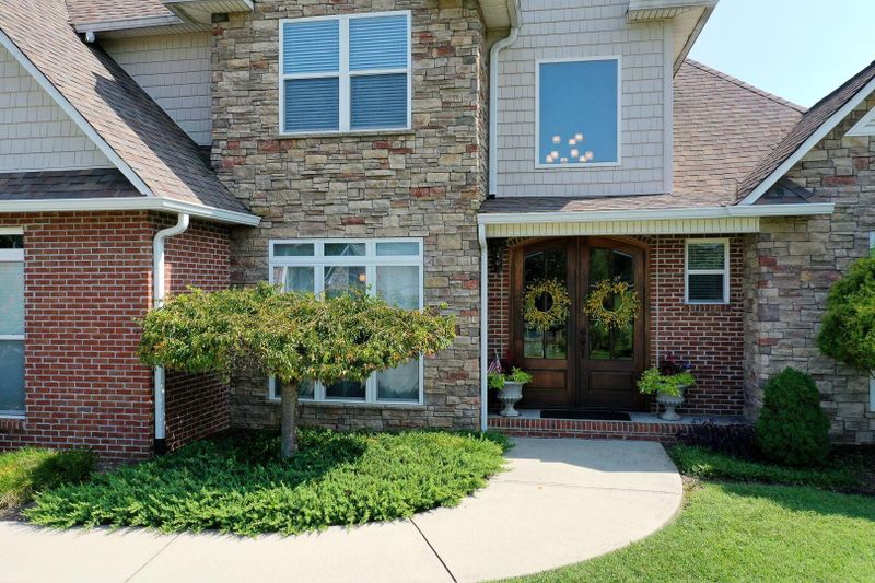 1730 Burnside Dr, Maryville, TN 37801