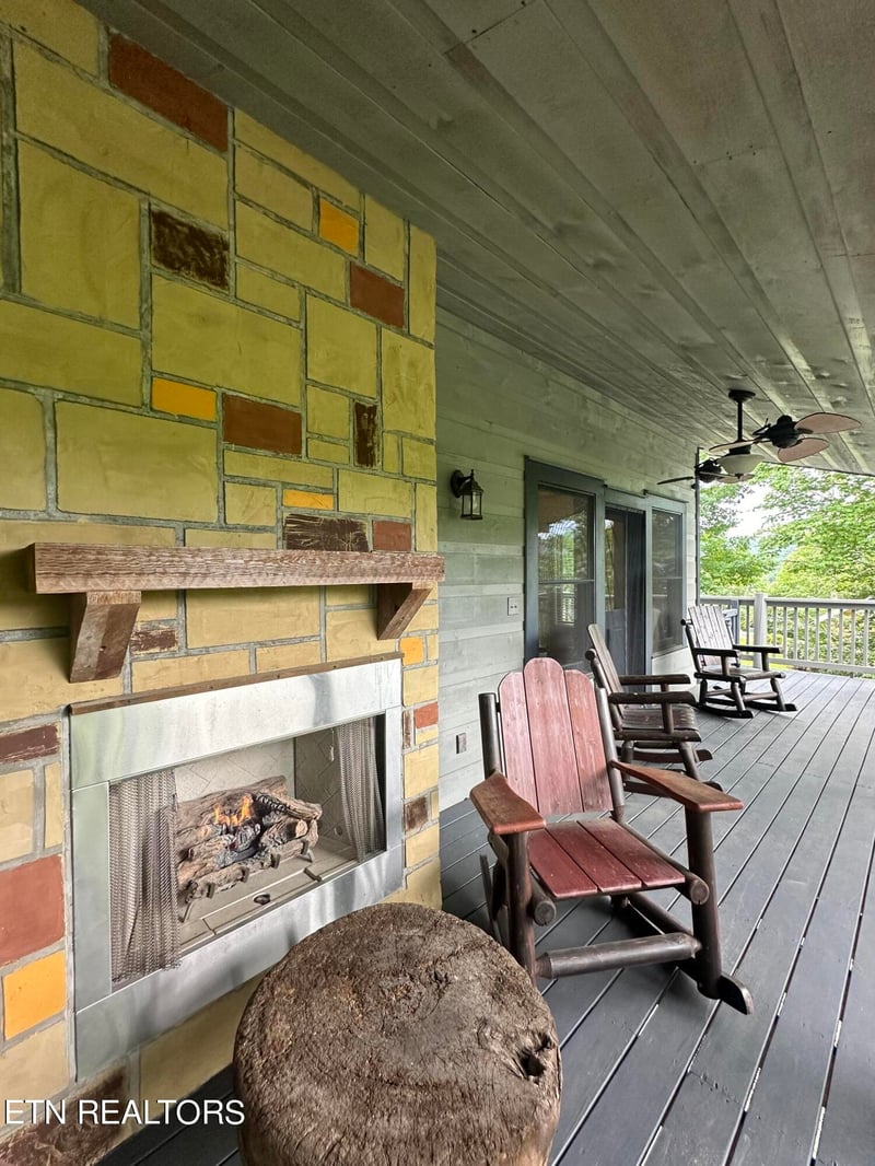 1730 Ridge Rd, Caryville, TN 37714