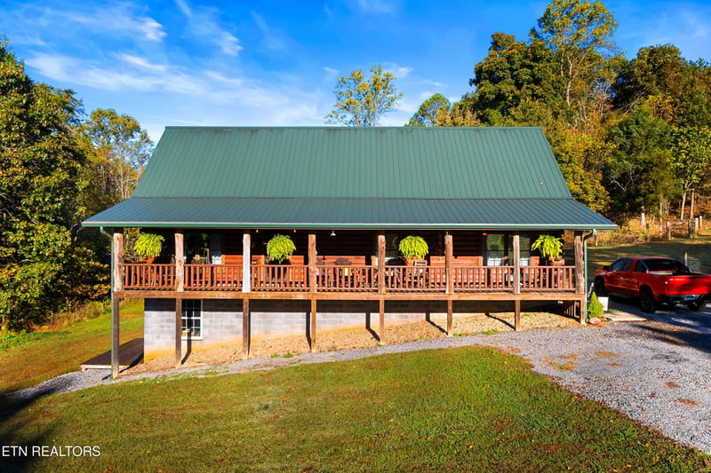 1730 Silver City Rd, Whitesburg, TN 37891