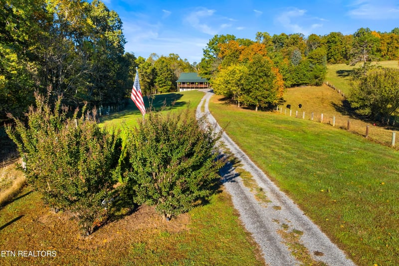 1730 Silver City Rd, Whitesburg, TN 37891
