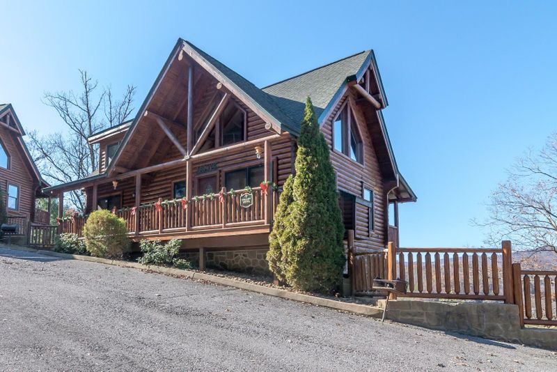 1730 Summit View Way, Sevierville, TN 37862
