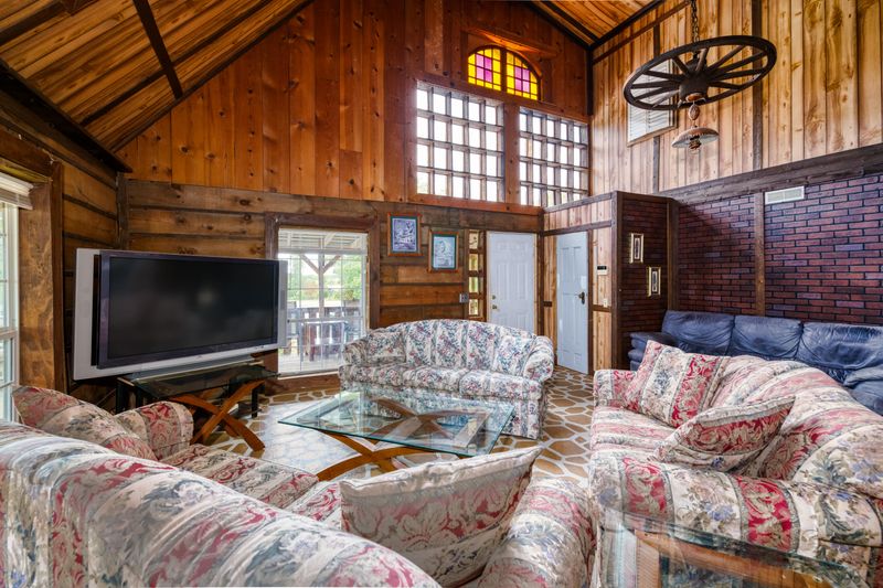 1730 Walnut Hill Ln, Sevierville, TN 37876