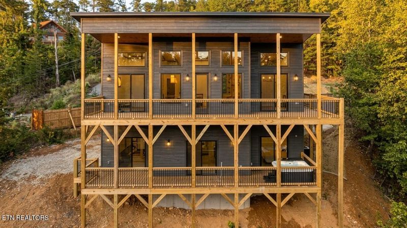 1731 Bluff Ridge Rd, Sevierville, TN 37876