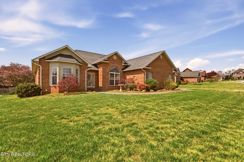 1731 Hollister Dr, Alcoa, TN 37701
