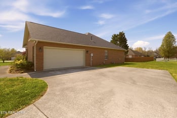 1731 Hollister Dr, Alcoa, TN 37701