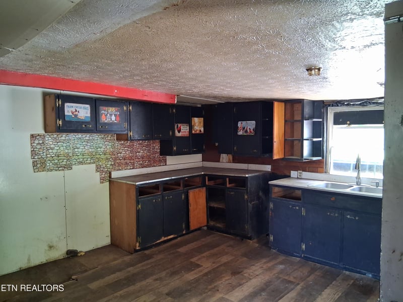 1732 Branam Hill Rd, Jellico, TN 37762
