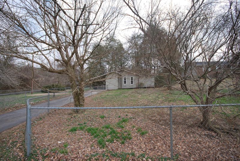1732 NW Pinebrook Dr, Knoxville, TN 37909