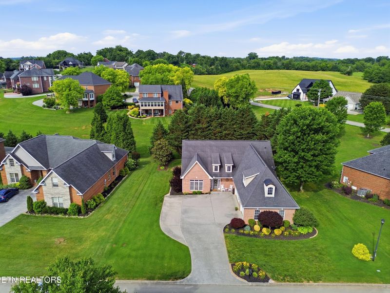 1733 Burnside Dr, Maryville, TN 37801