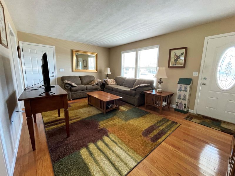 1733 Hugh Dr, Morristown, TN 37813