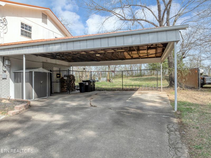 1733 N Parkridge Dr, Knoxville, TN 37924