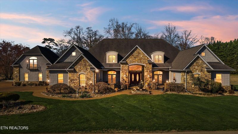 1733 St Ives Blvd, Alcoa, TN 37701