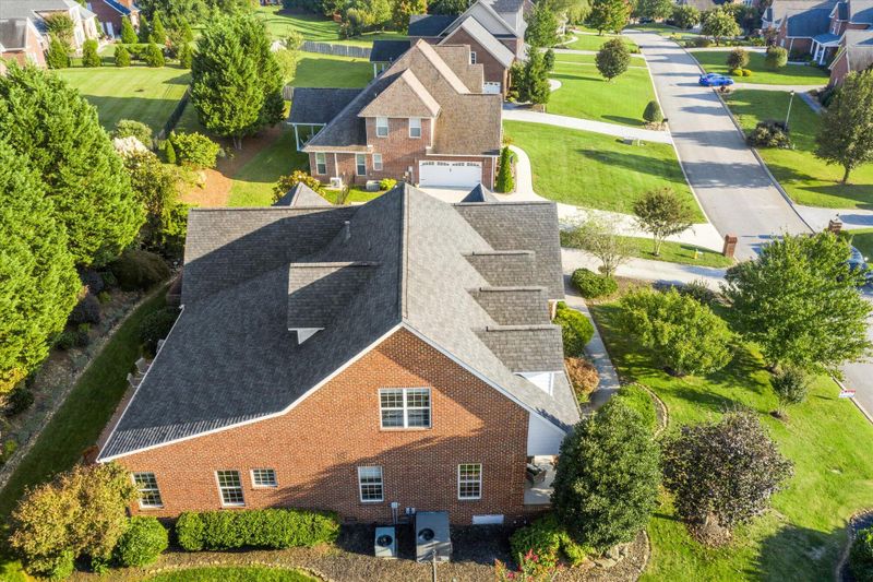 1734 Burnside Dr, Maryville, TN 37801
