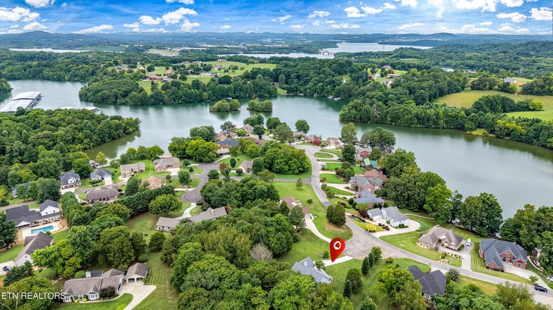 1734 Cheyenne Ct, Maryville, TN 37801