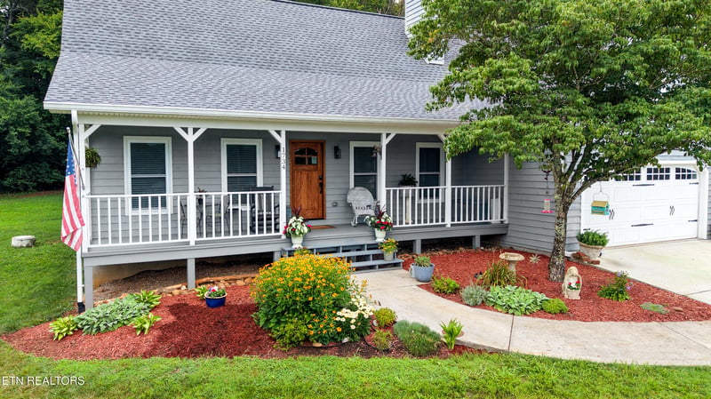 1734 Cheyenne Ct, Maryville, TN 37801