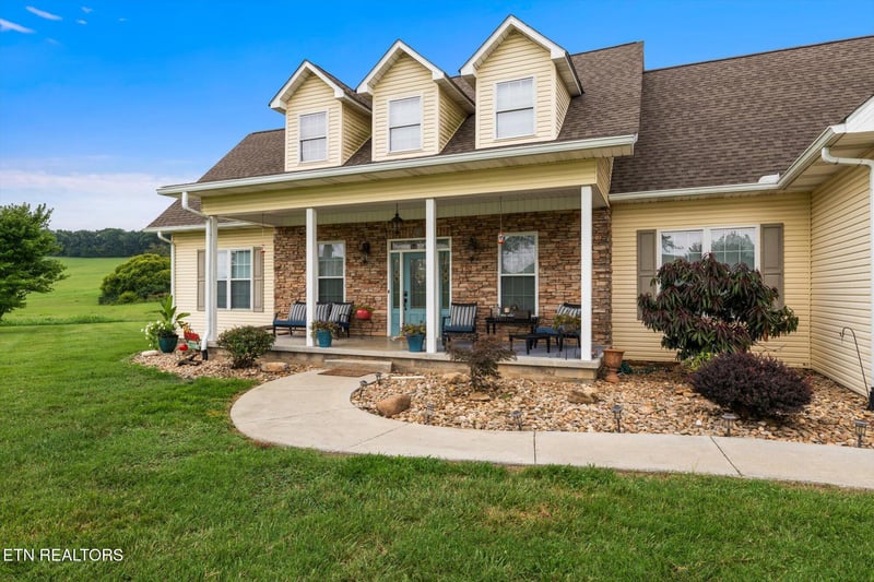 17340 Pond Creek Rd, Philadelphia, TN 37846