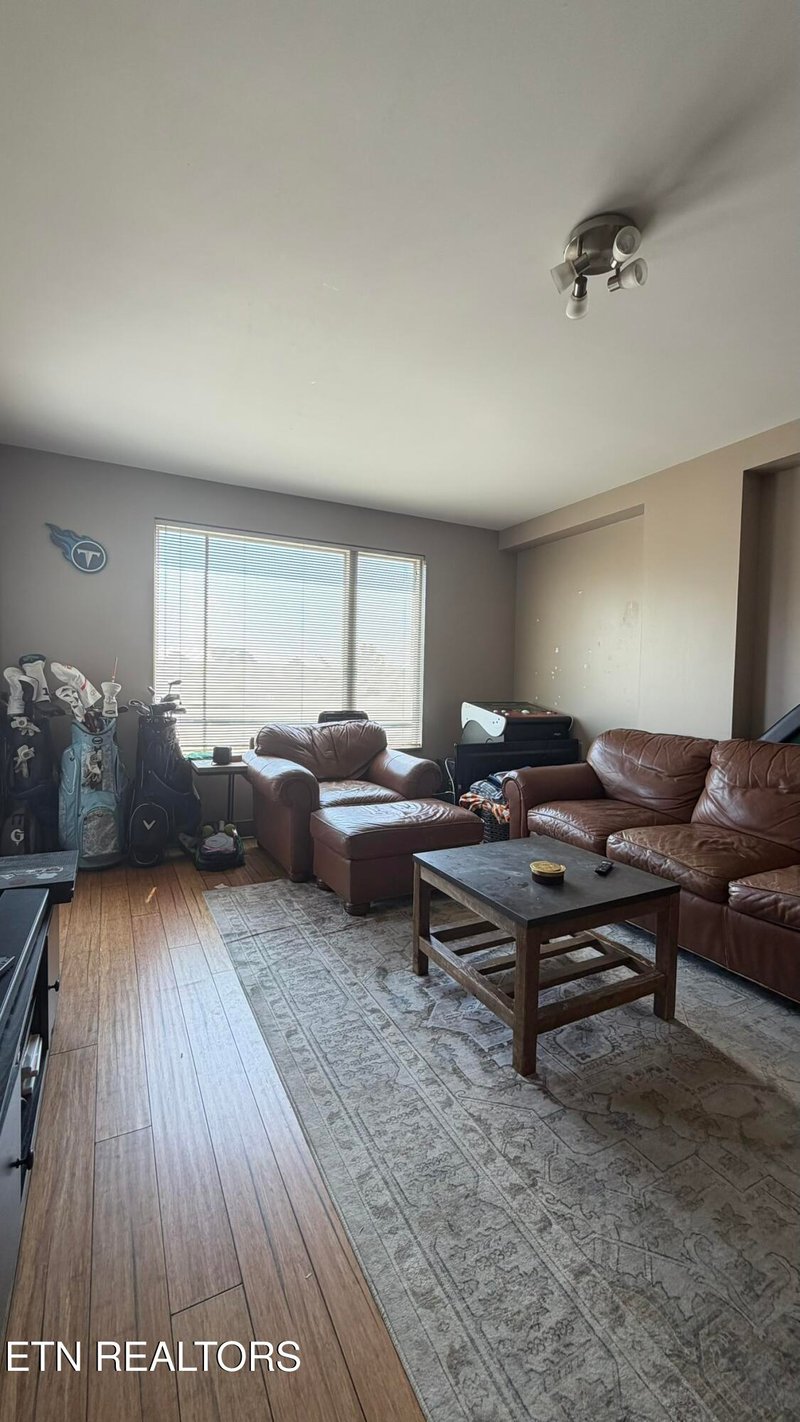 1735 Lake Ave #1004, Knoxville, TN 37916