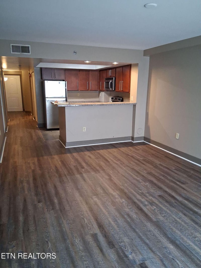1735 Lake Ave #105, Knoxville, TN 37916