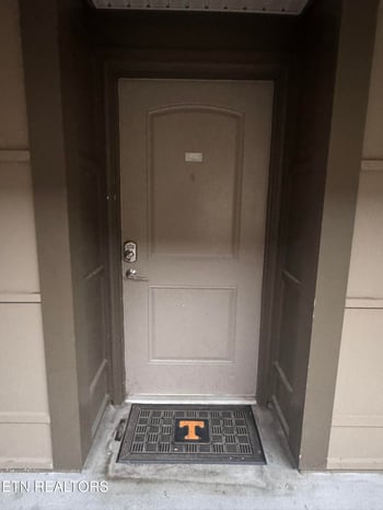 1735 Lake Ave #402, Knoxville, TN 37916