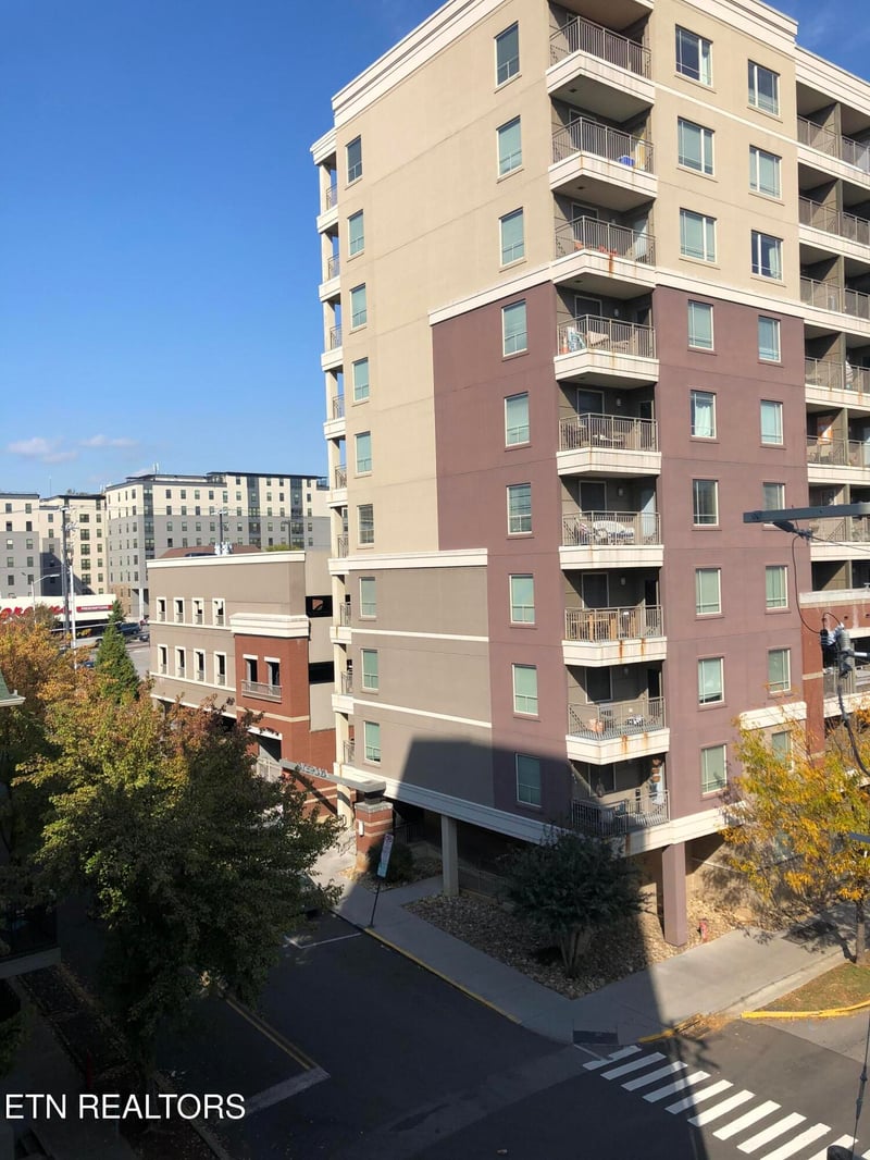 1735 Lake Ave #607, Knoxville, TN 37916