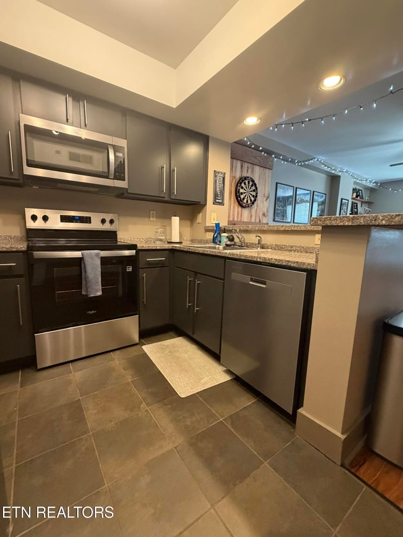 1735 Lake Ave #805, Knoxville, TN 37916