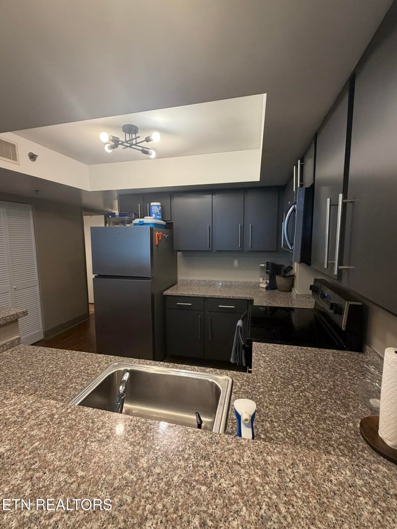 1735 Lake Ave #805, Knoxville, TN 37916