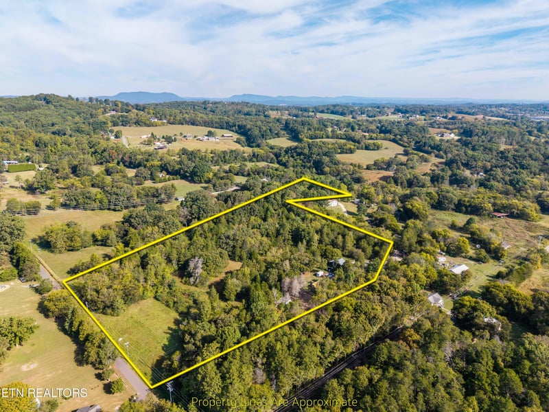 1735 Mccarty Rd, Knoxville, TN 37914
