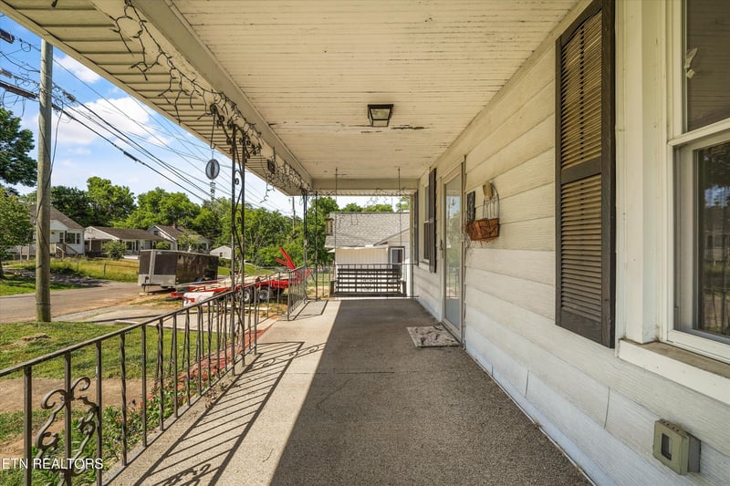 1735 Nickerson Ave, Knoxville, TN 37917