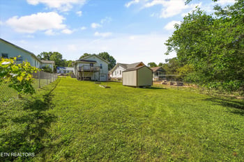 1735 Nickerson Ave, Knoxville, TN 37917