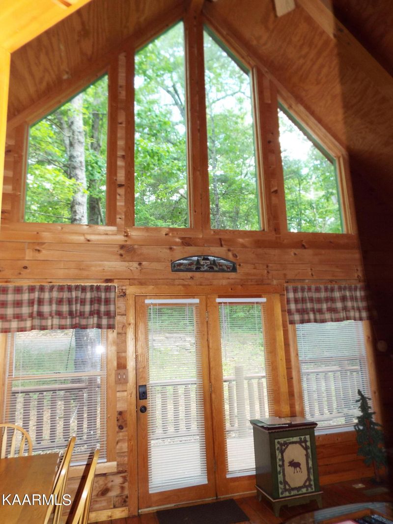1736 Azalea Cir, Sevierville, TN 37876