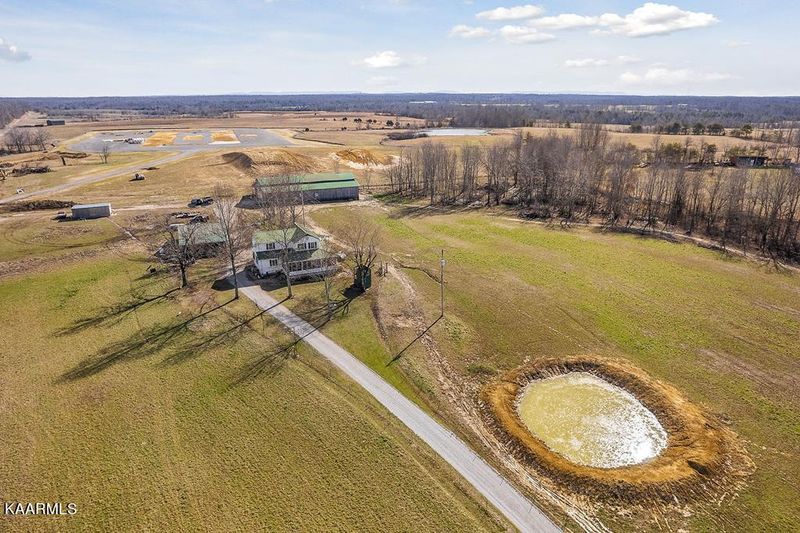 1736 Dripping Springs Rd, Monterey, TN 38574