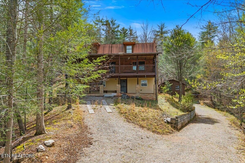1736 Rafter Rd, Tellico Plains, TN 37385