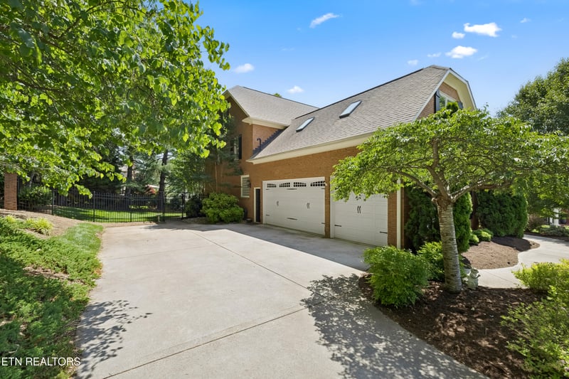 1736 Saint Petersburg Rd, Knoxville, TN 37922