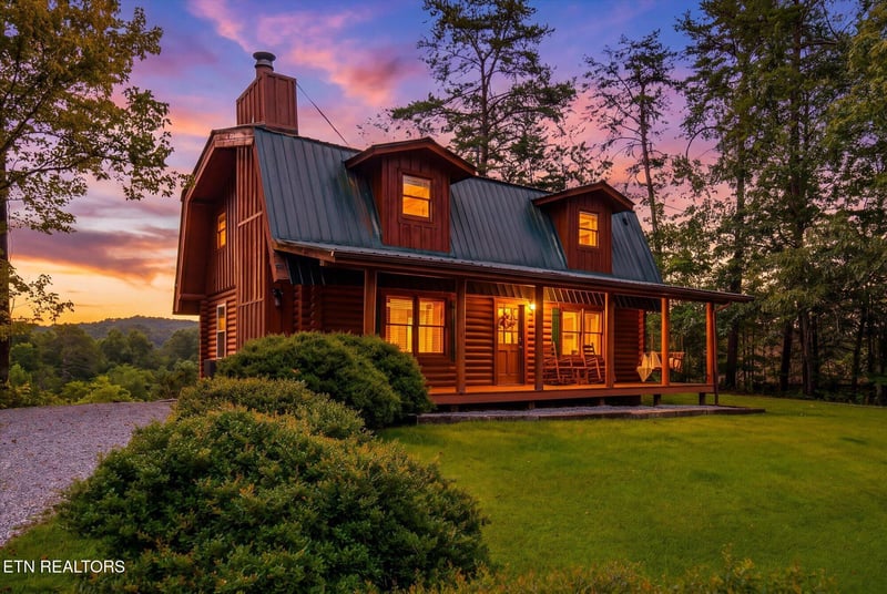 1736 Walker Tr, Sevierville, TN 37876