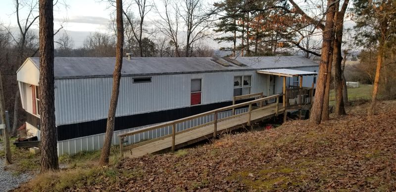 1736 Walnut Hill Ln, Sevierville, TN 37876
