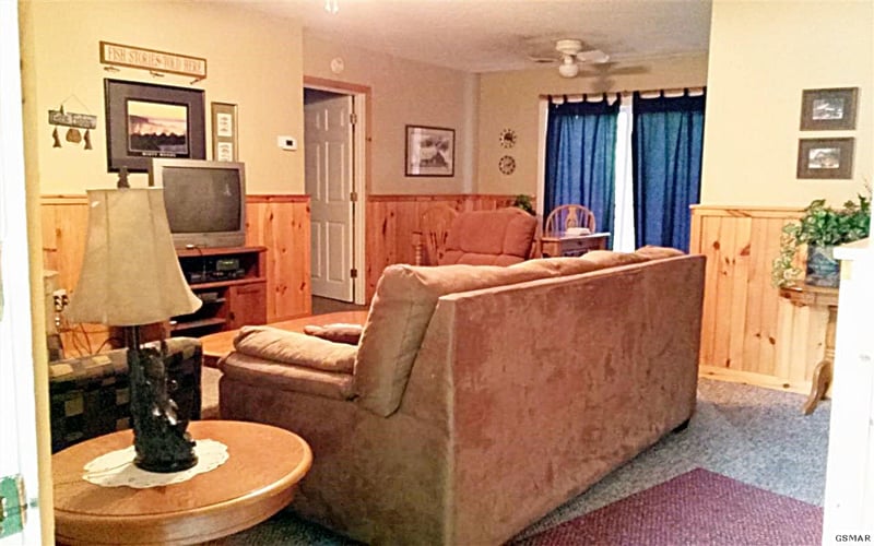 1737 Walker Tr, Pigeon Forge, TN 37876