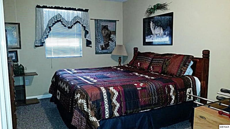 1737 Walker Tr, Pigeon Forge, TN 37876