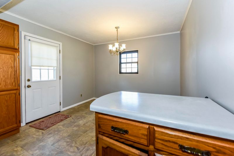 1737 Westside Dr, Maryville, TN 37801