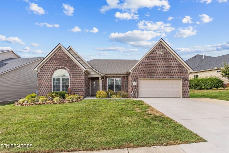 1739 Avashire Ln, Knoxville, TN 37931