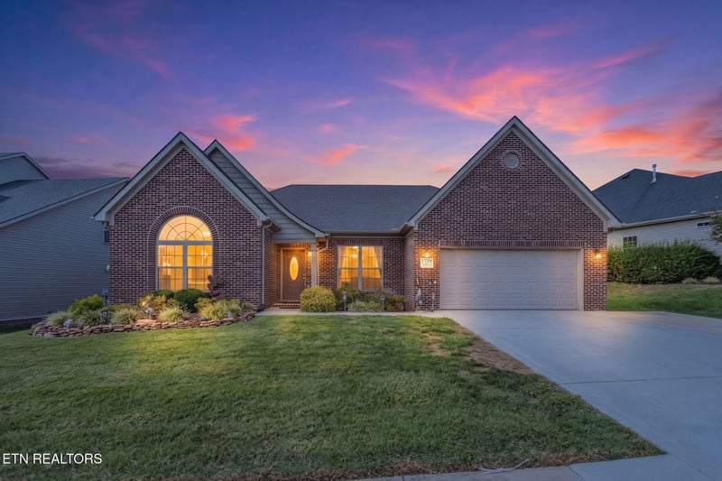 1739 Avashire Ln, Knoxville, TN 37931
