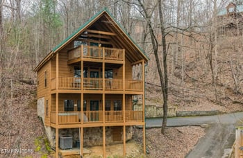 1739 W Sky View Dr, Sevierville, TN 37876