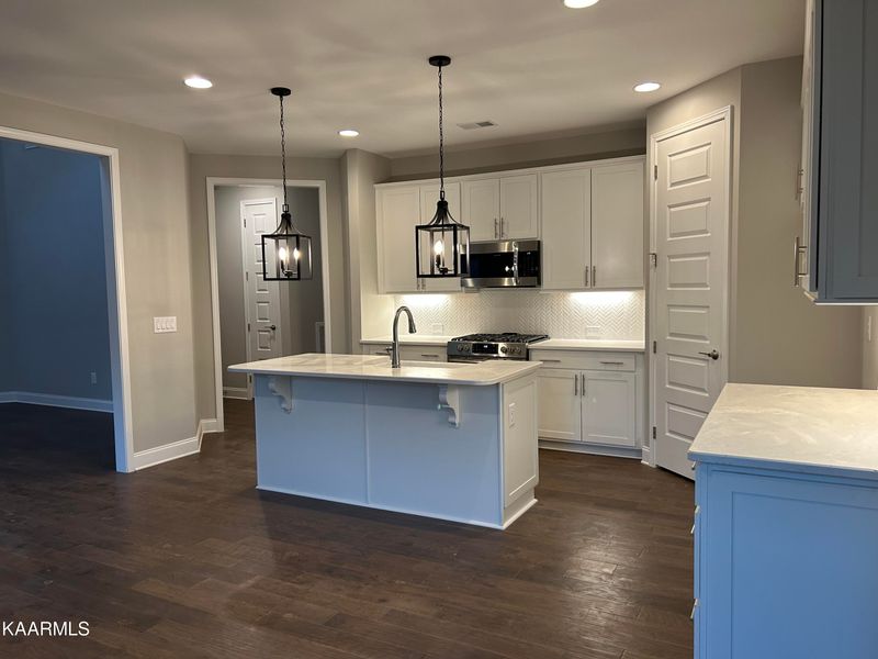 174 Ashton Fields Dr, Lenoir City, TN 37772