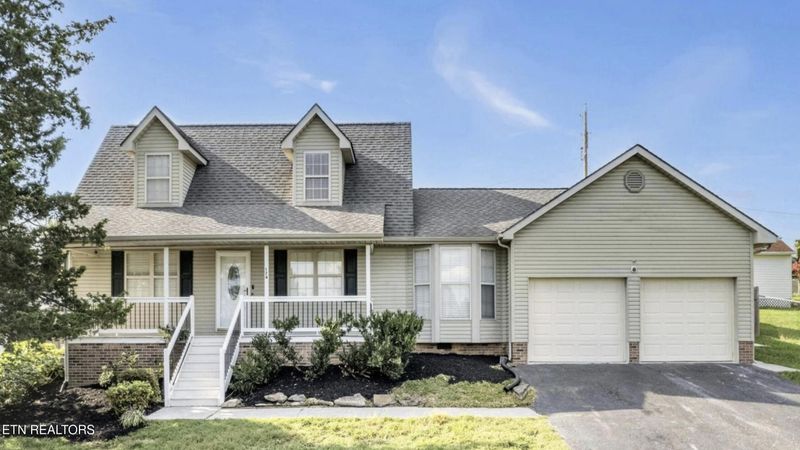 174 Hickory Ln, Jacksboro, TN 37757
