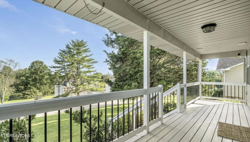 174 Hickory Ln, Jacksboro, TN 37757