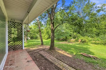 174 Irwin Ln, Clinton, TN 37716