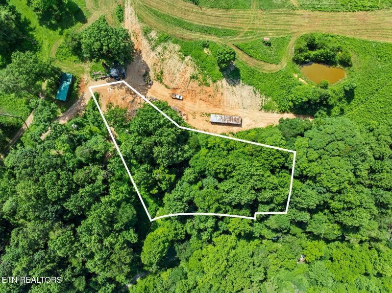 174 Old Ivey Hollow Rd, Lafollette, TN 37766
