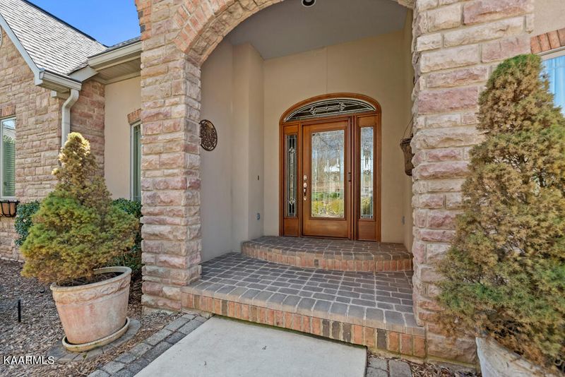 174 Oonoga Way, Loudon, TN 37774