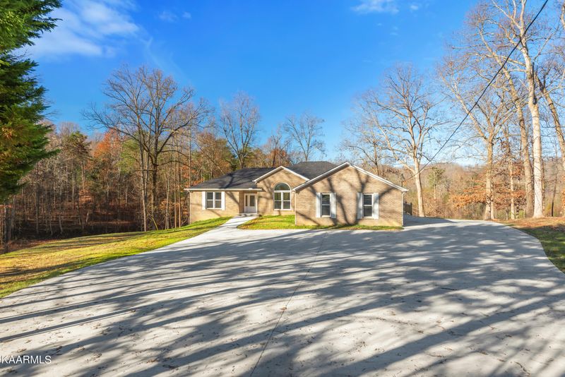 174 Overlook Ln, Clinton, TN 37716